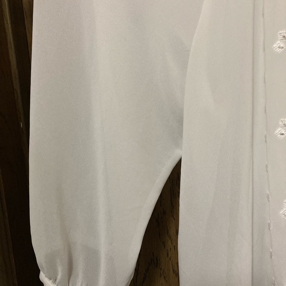Lane Bryant 22-24 sheer white peasant blouse - Picture 6 of 7